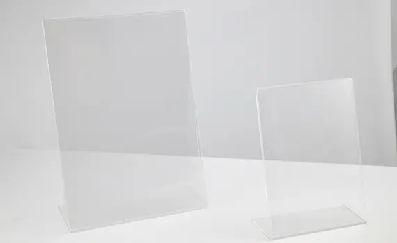 Skilt i plexi glass
