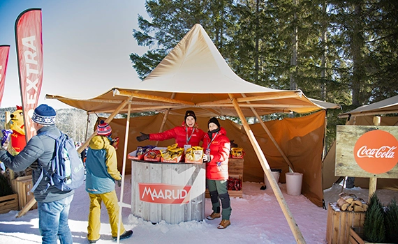 Kiosk med paviljong på Ski arrangement