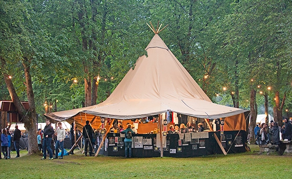 Uteservering til konsert og festival med lavvo telt til leie